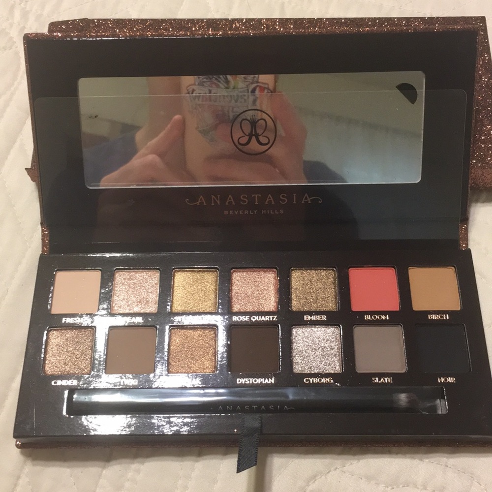 NIB Anastasia Sultry Palette